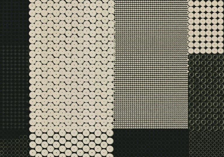Credit: Tyler Hobbs and Dandelion Wist, parametric artist 0xDEAFBEEF, QQL #39 (detail), 2022. Courtesy of the artists