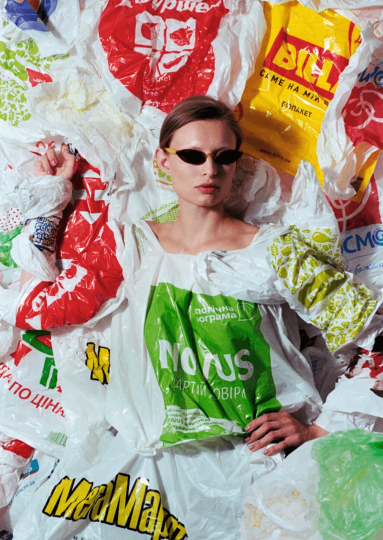 Darklunni, So much plastic, 2021
